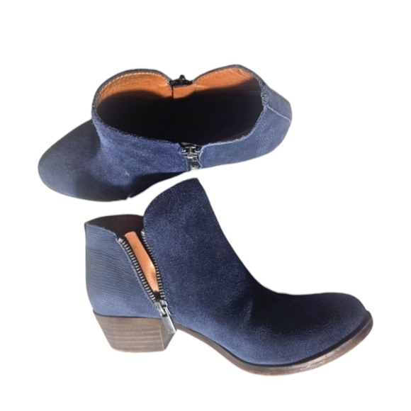HOST PICK 🌞 Lucky Brand LK-Blare Booties - Picture 1 of 6
